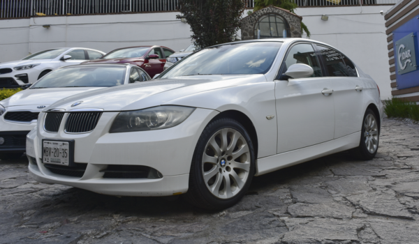 2008 BMW 325i Premium - Image 2