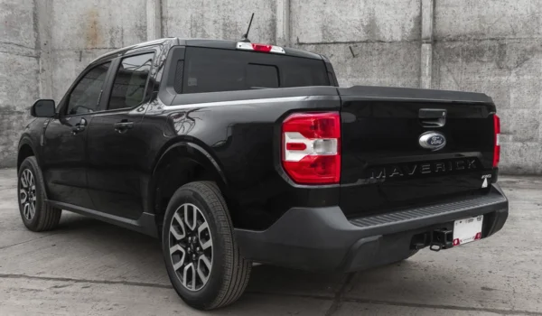 2022 Maverick Lariat Supercrew AWD - Image 3