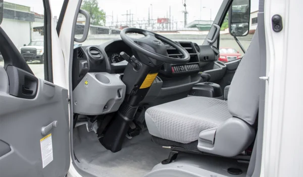 2021 Hino 300 Euro V - Image 2
