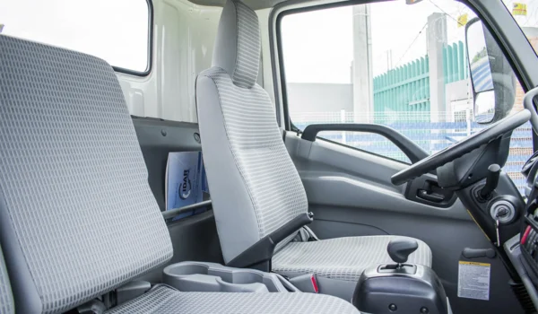 2021 Hino 300 Euro V - Image 4