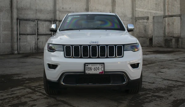 2020 Jeep Grand Cherokee - Image 2