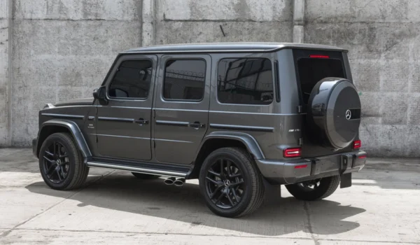 2024 Mercedez Benz AMG 63 - Image 3