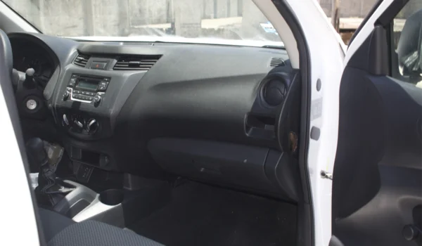 2022 Nissan NP 300 - Image 3