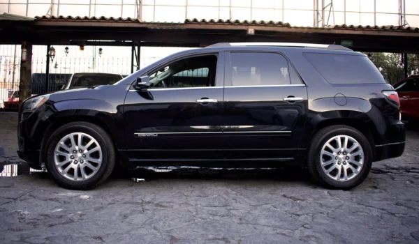 2016 GMC Acadia Denali - Image 2