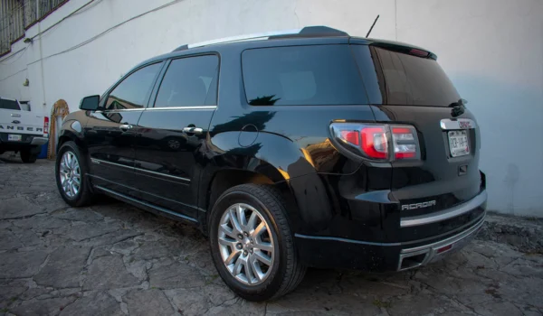 2016 GMC Acadia Denali - Image 4