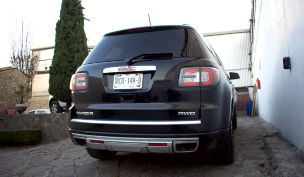 2016 GMC Acadia Denali - Image 5